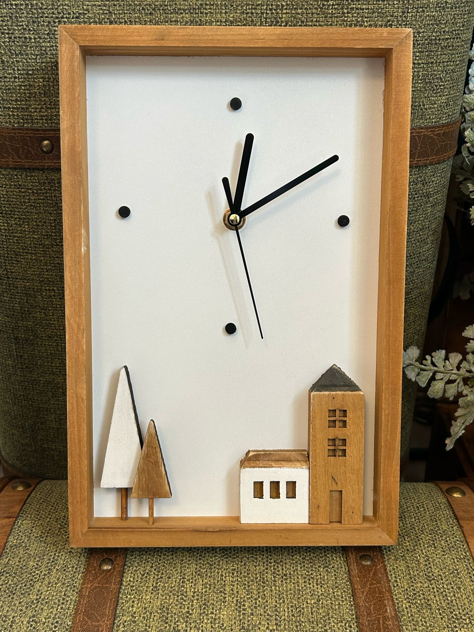 🕰 Orologio da Parete "Borgo Incantato" – Eleganza e Design Rustico 🌿